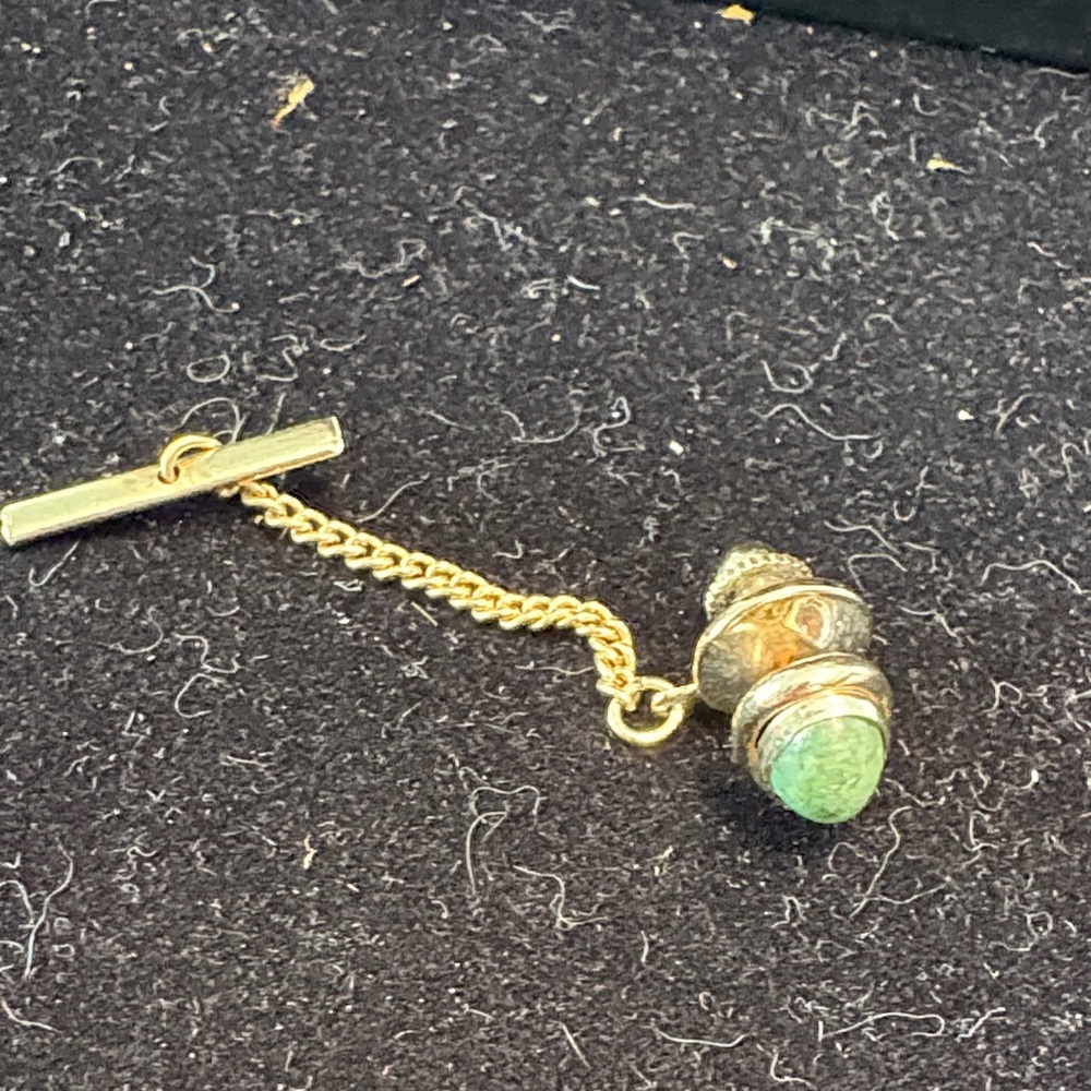 Elegant Gold and Green Tie Accessory